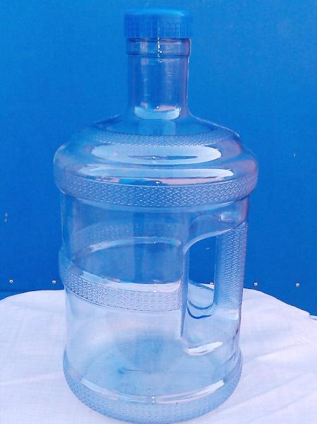手提矿泉水桶